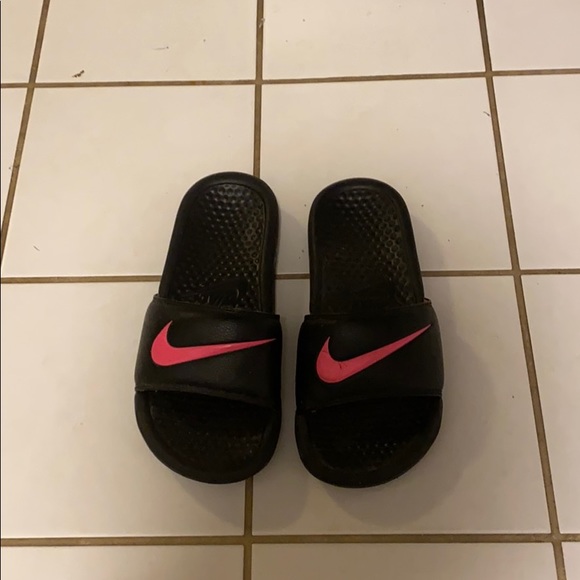 Nike Sandals - Picture 1 of 2